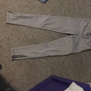 Khaki jeans